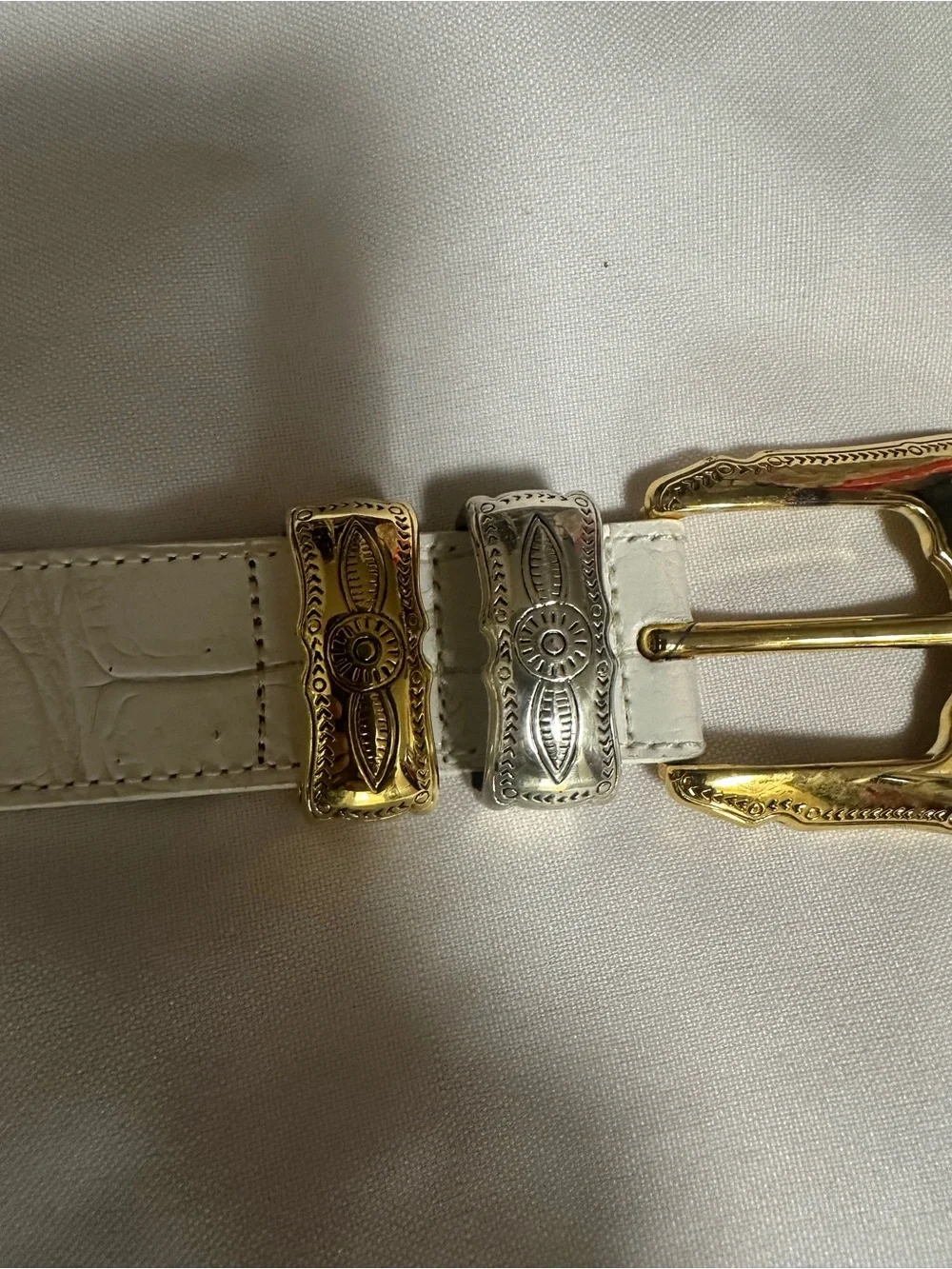 Michael Rose  White Leather women’s Belt with Gold Buckle size S/M